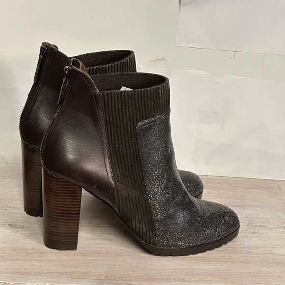 Donald J. Pliner Black Ankle Boots Sleek Minimalist Design new size 10 - Picture 2 of 7